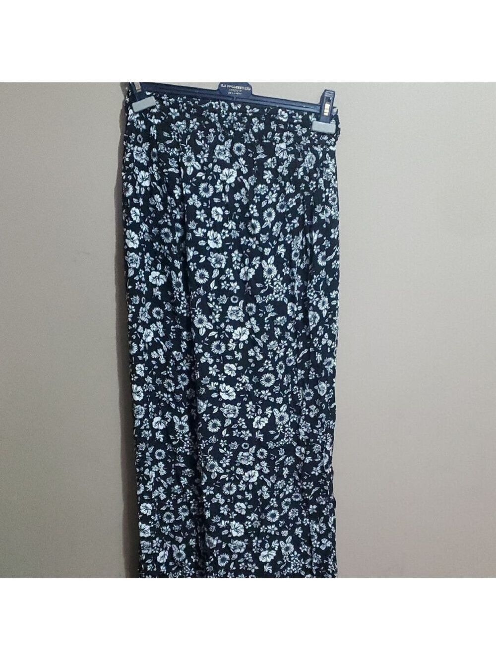 Floral Black/ White Wide Leg Pants With Elastic Waist And Side Slits Size XL